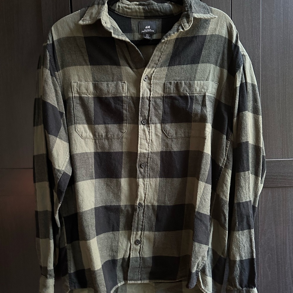 H&M flannel green and black shirt